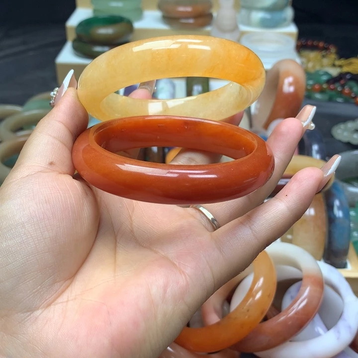 未镶嵌手镯石英质玉宁*