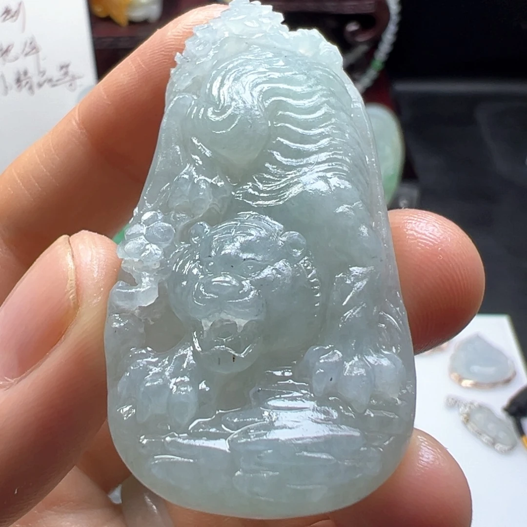 未镶嵌定制翡翠缅甸翡翠A货猛虎下山