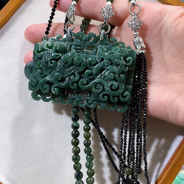 翡翠未镶嵌颈饰翡翠吊坠