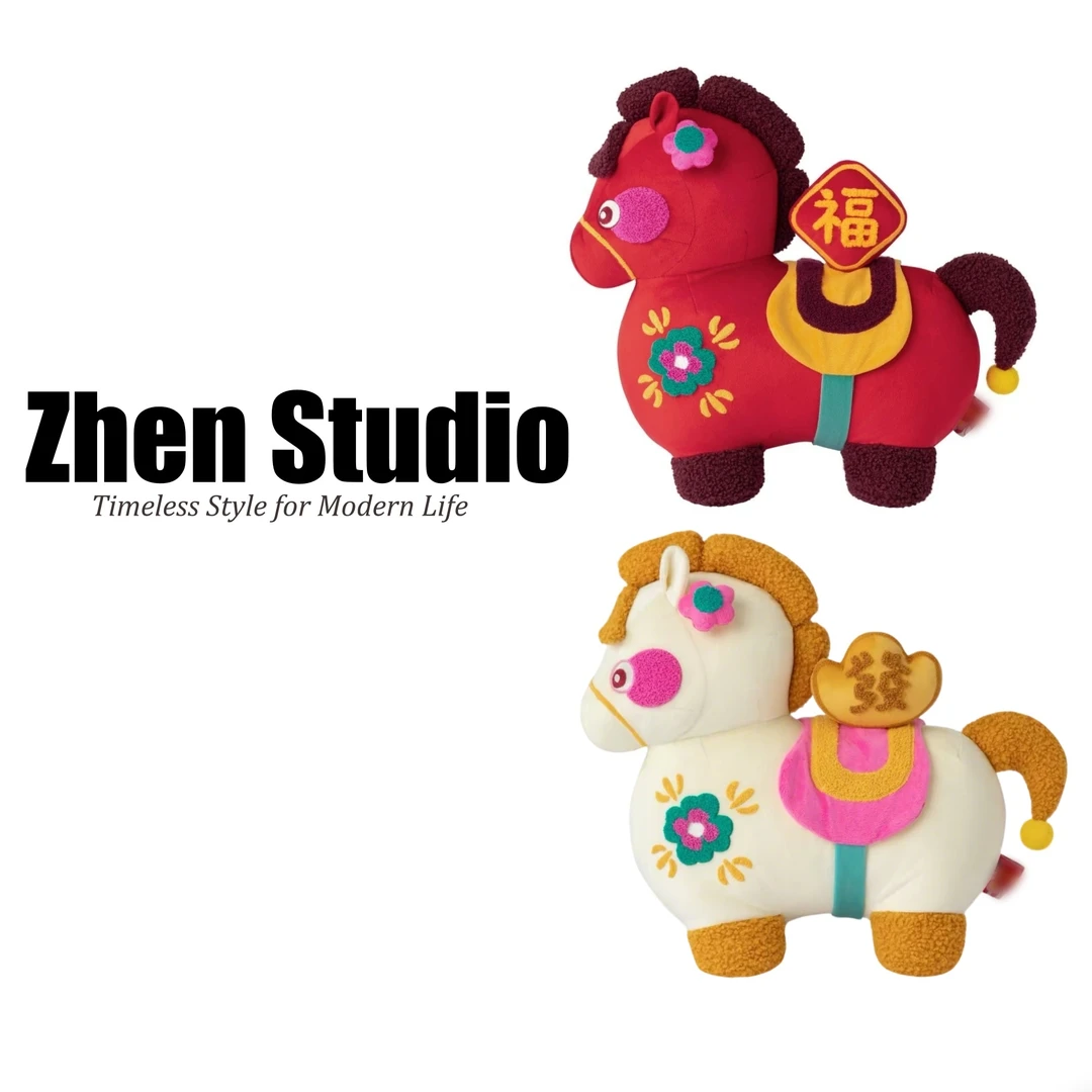 小马玩偶客厅摆件沙发马年喜庆靠枕