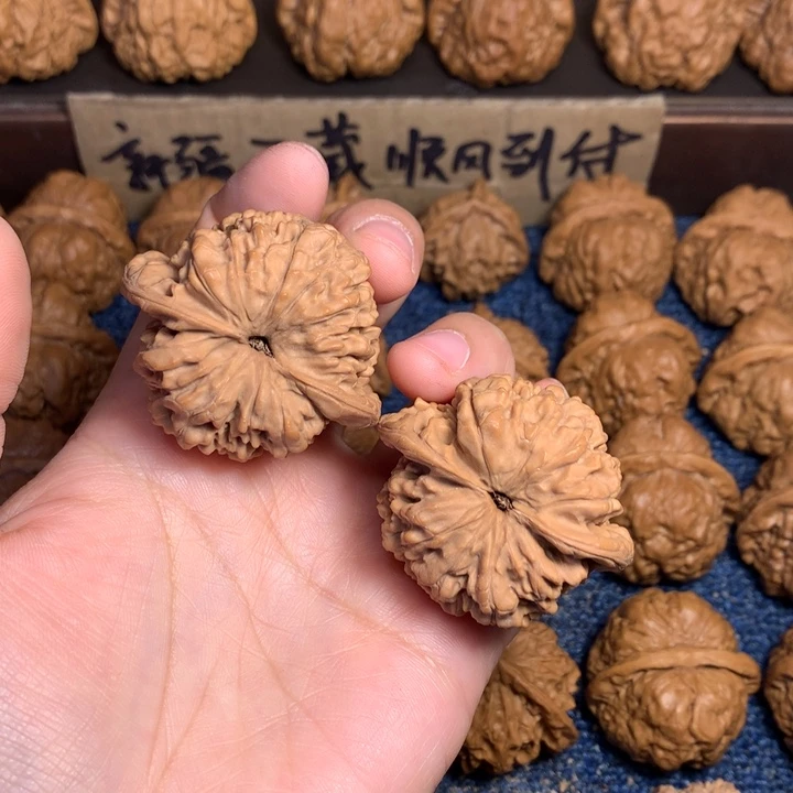 桃核吊坠气****i官帽核桃