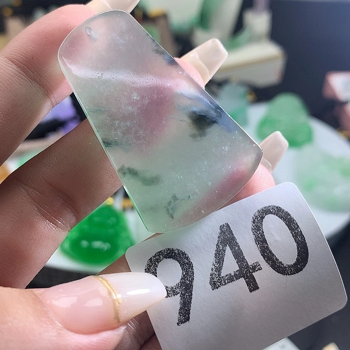 翡翠未镶嵌吊坠(赠链)翡翠