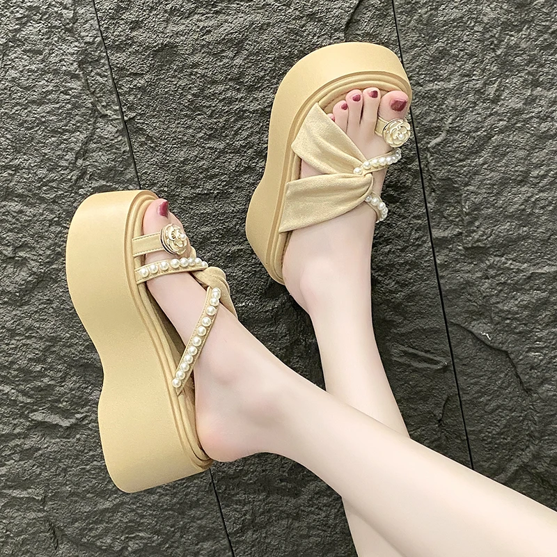 2025夏季新款时尚百搭女凉拖韩版厚底增高珍珠套趾山茶花拖鞋女
