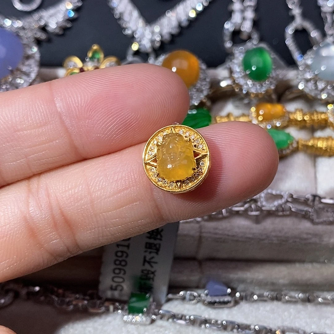 翡翠18K金镶嵌颈饰