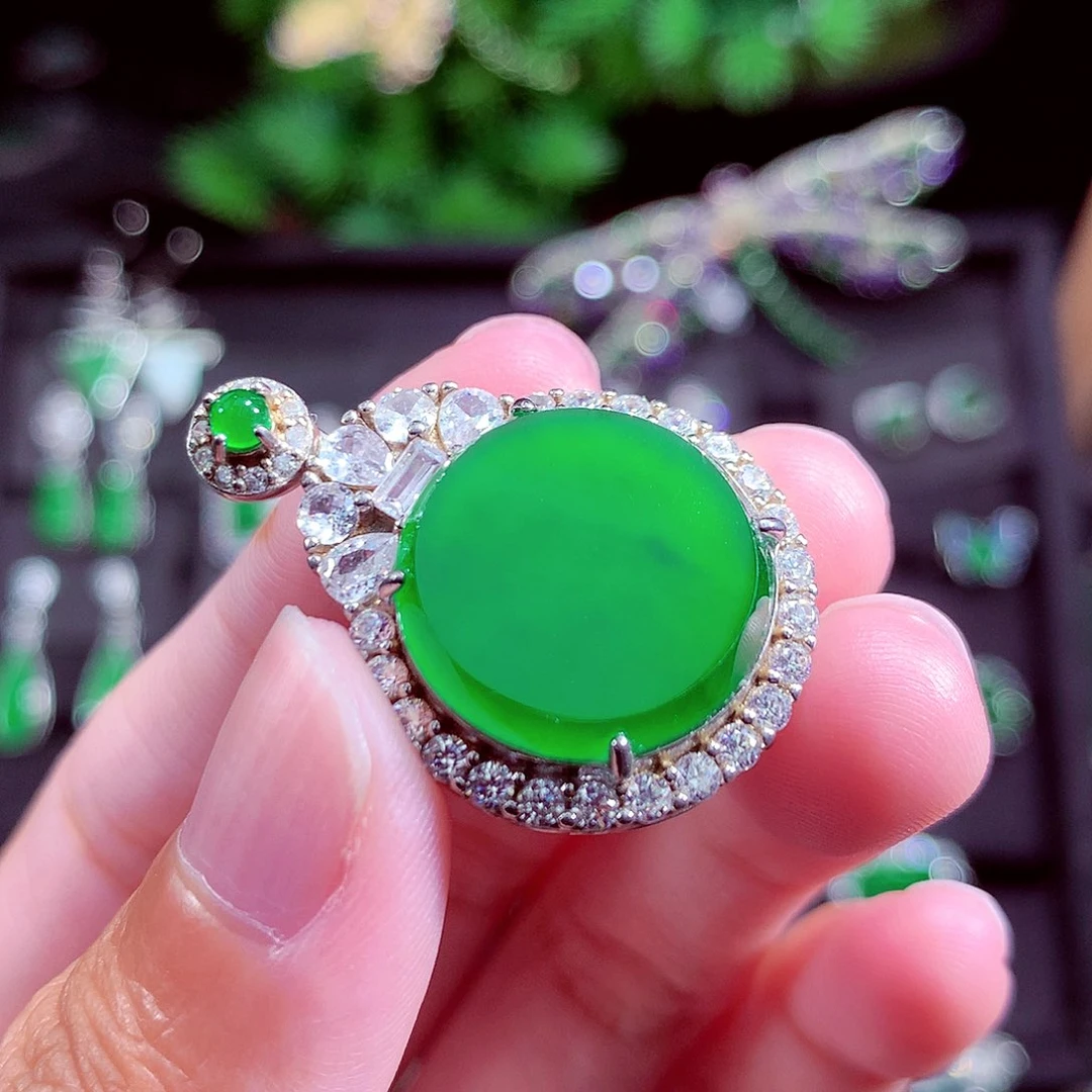 颈饰未镶嵌翡翠天然