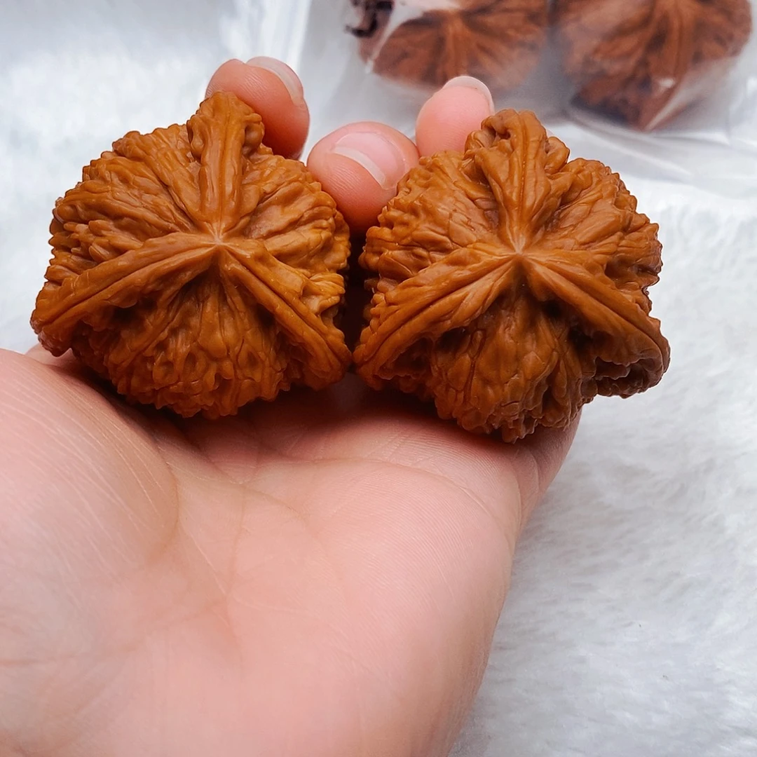 尚***赏吊坠文玩核桃三棱