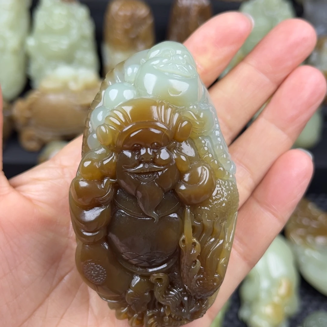 王***天和田玉未镶嵌把件