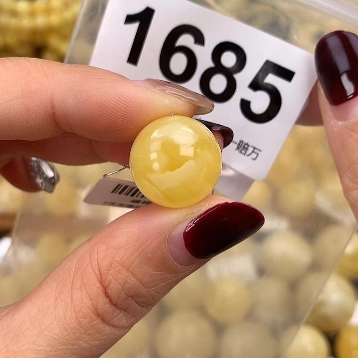 蜜蜡未镶嵌珠宝奇石17