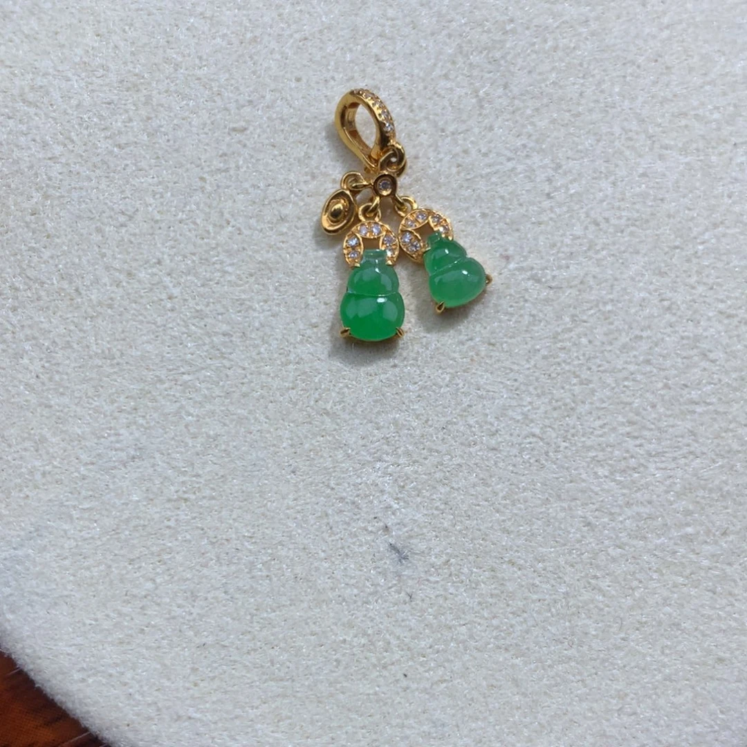 翡翠18K金镶嵌吊坠(不含链)葫芦滴溜