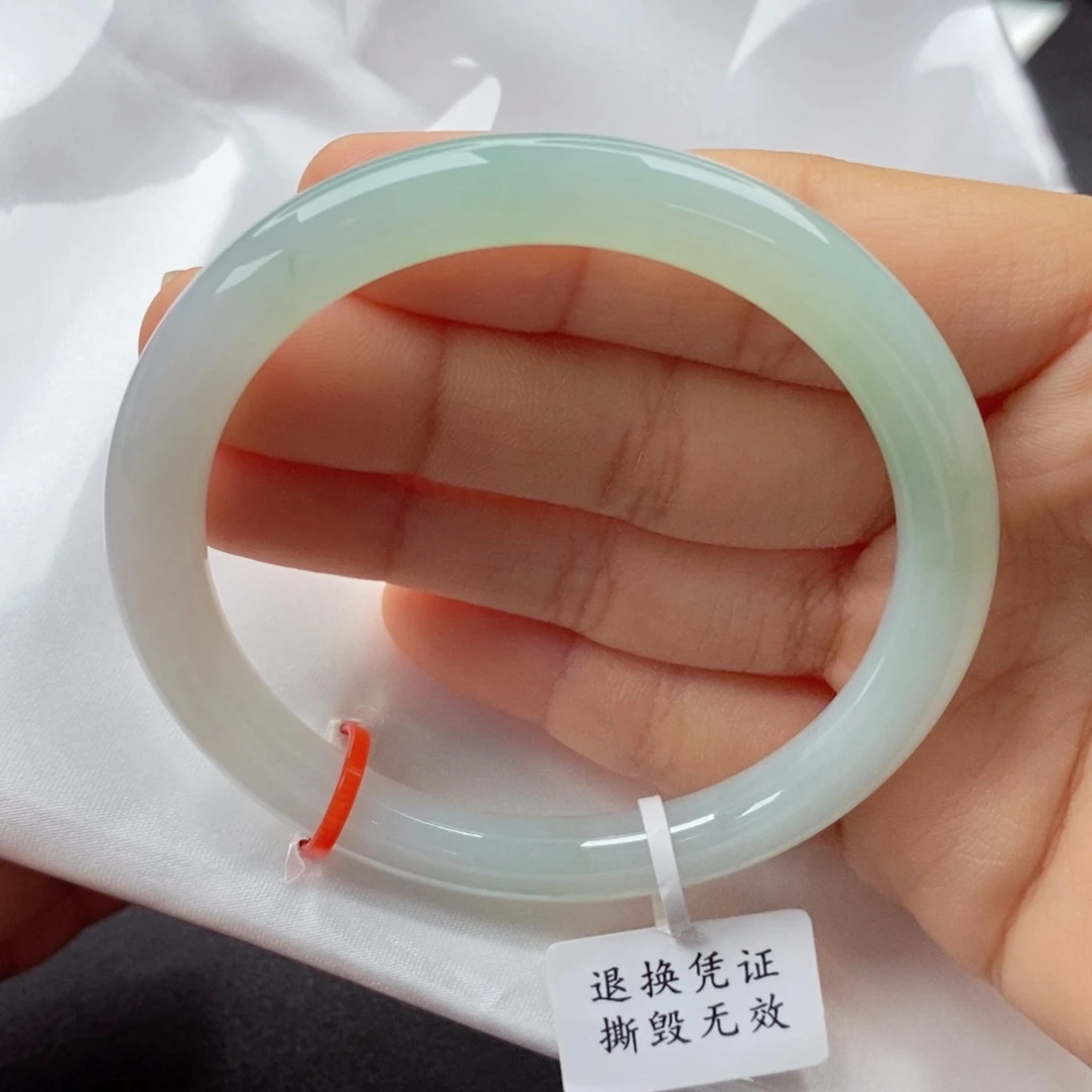 翡翠手镯（圆镯）未镶嵌
