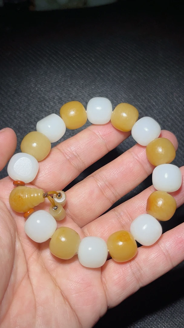 和田玉老型珠14*13手串