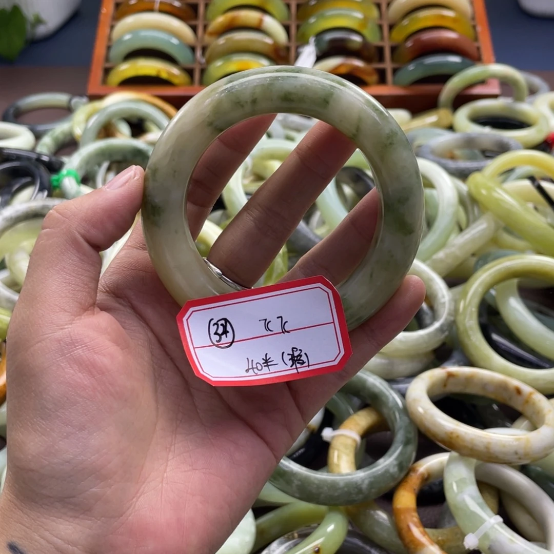 ****飞蛇纹石玉未镶嵌手镯