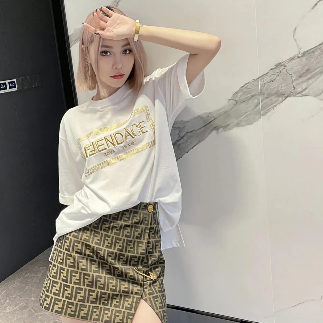 99新 FENDI/芬迪 xy 联名金线刺绣人像短袖 XXS码/610387