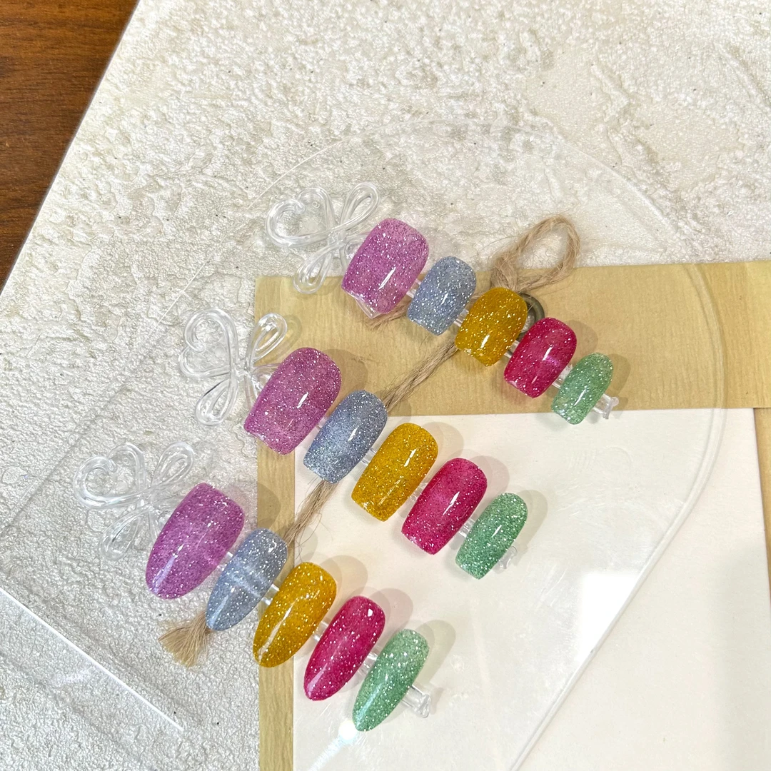 彩虹糖豆 纯手工穿戴甲人间小宝穿戴美甲七彩碎钻