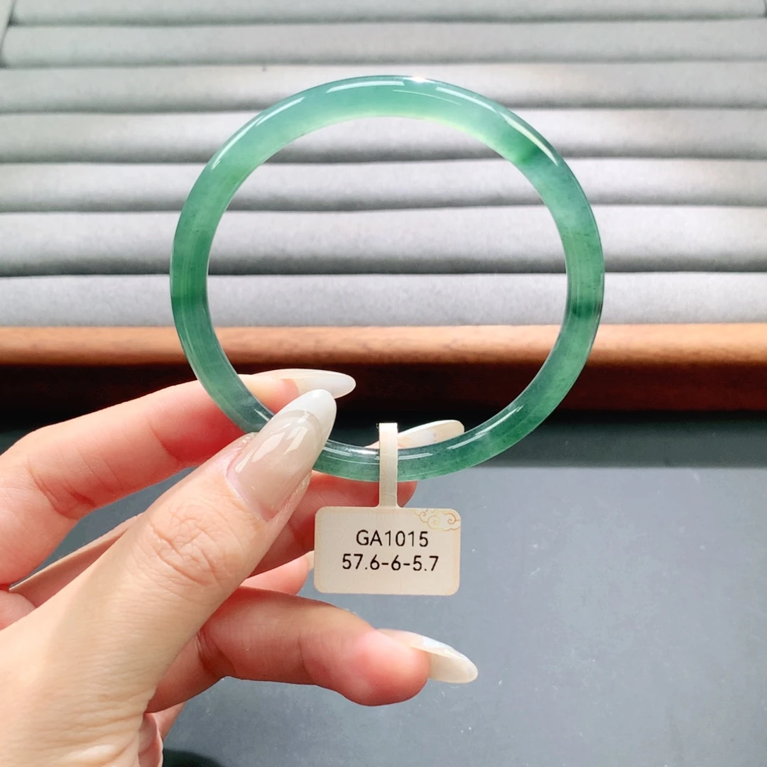 翡翠未镶嵌手镯天然