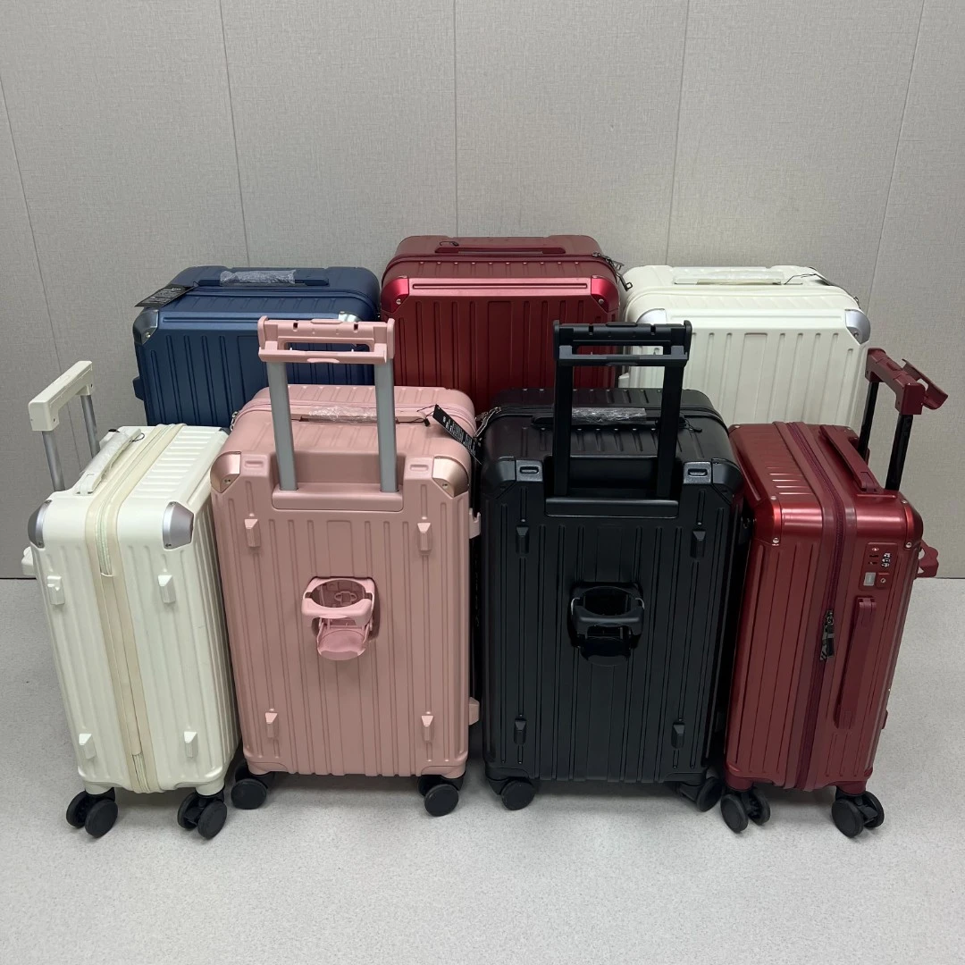 3/外贸微瑕行李箱大容量升级款带杯架充电口登机37分运动版拉杆箱
