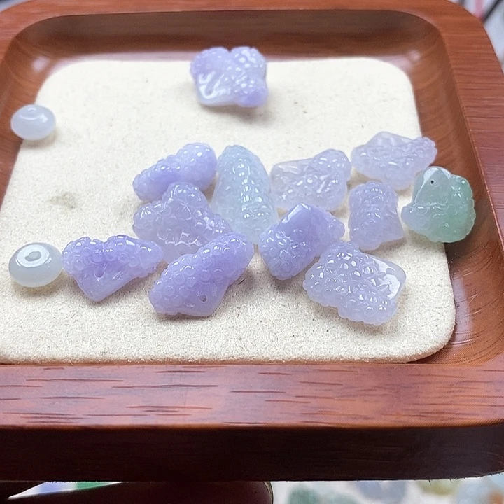 翡翠未镶嵌吊坠(不含链)一个80