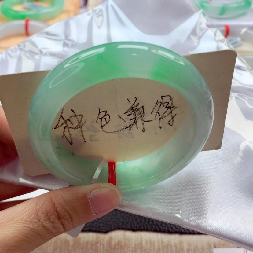 【闪购商品】翡翠手镯未镶嵌54.8宽边飘绿A