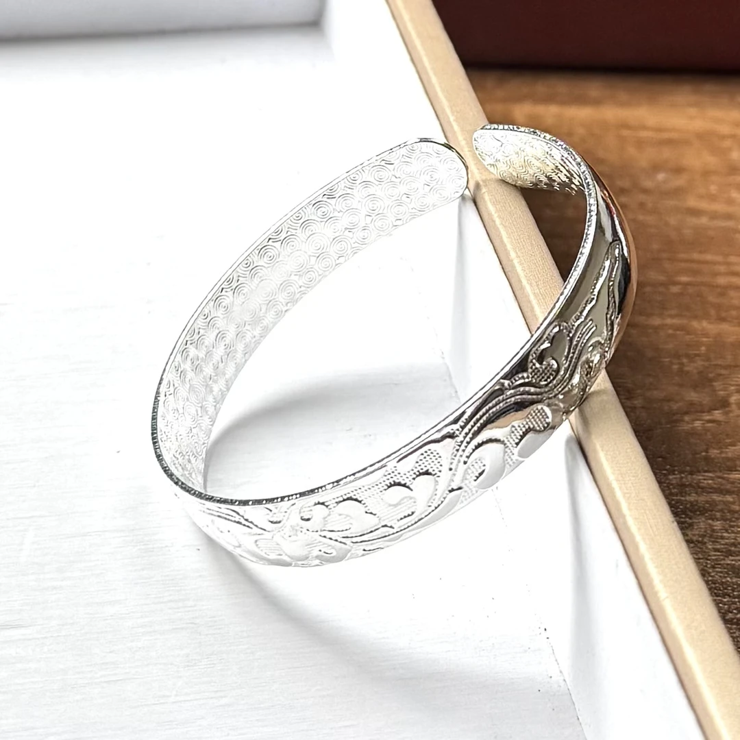 通体里外一致纯箔臻奢品t111时尚活口手镯