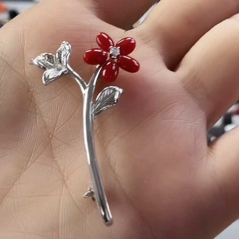 天然宝石红珊瑚胸针