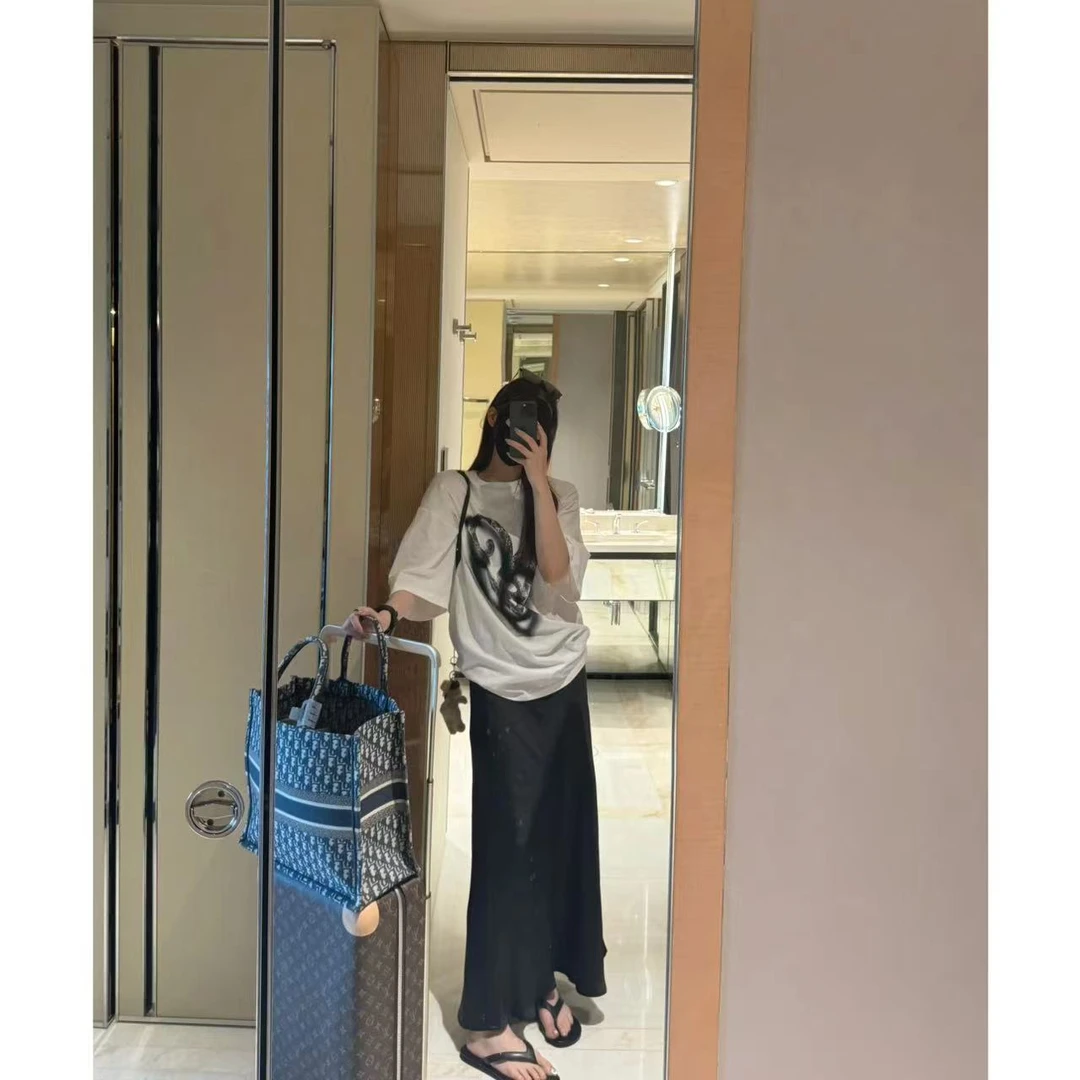 徐秋阳 涂鸦爱心 (大版型)舒适时尚休闲宽松套头印花短袖11229