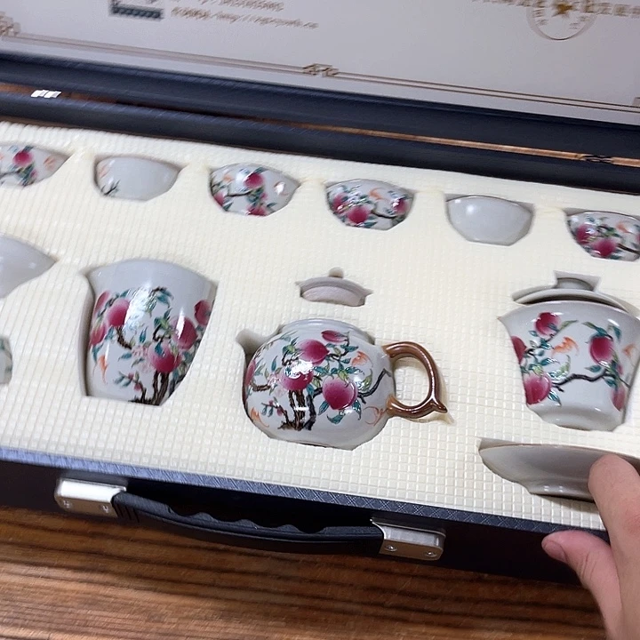 孤品茶具套装等。
