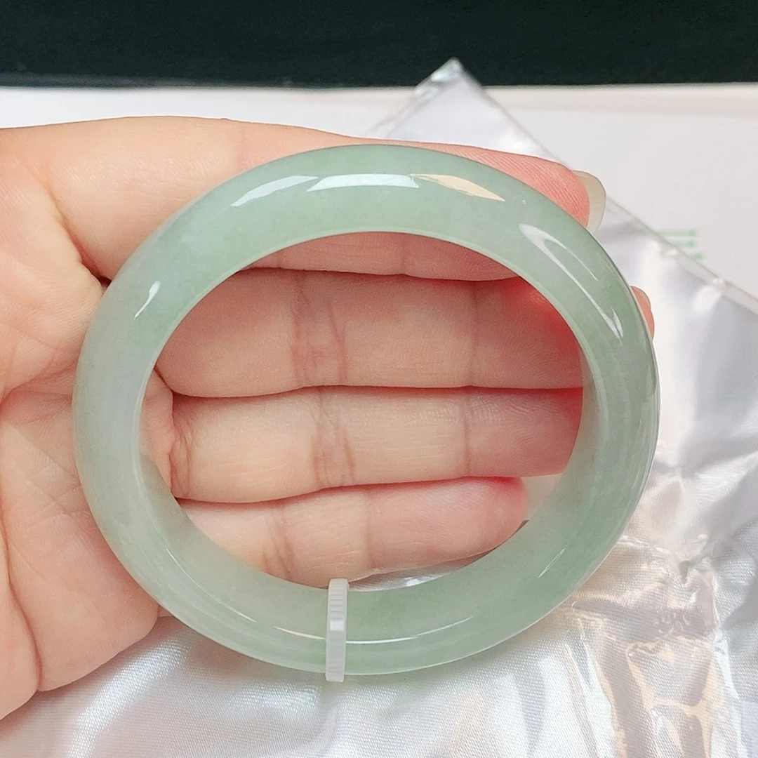 翡翠手镯未镶嵌正圈55.7