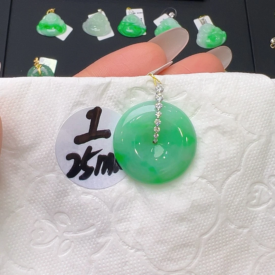 翡翠18K金镶嵌颈饰