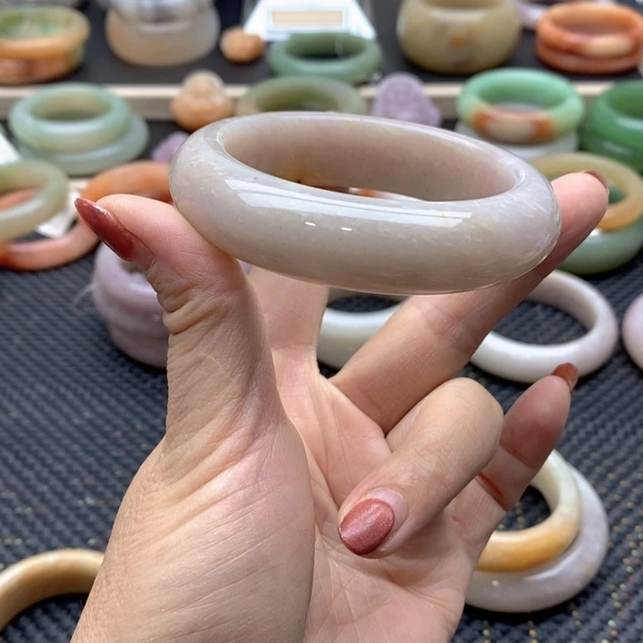 石英质玉手镯未镶嵌@***?
