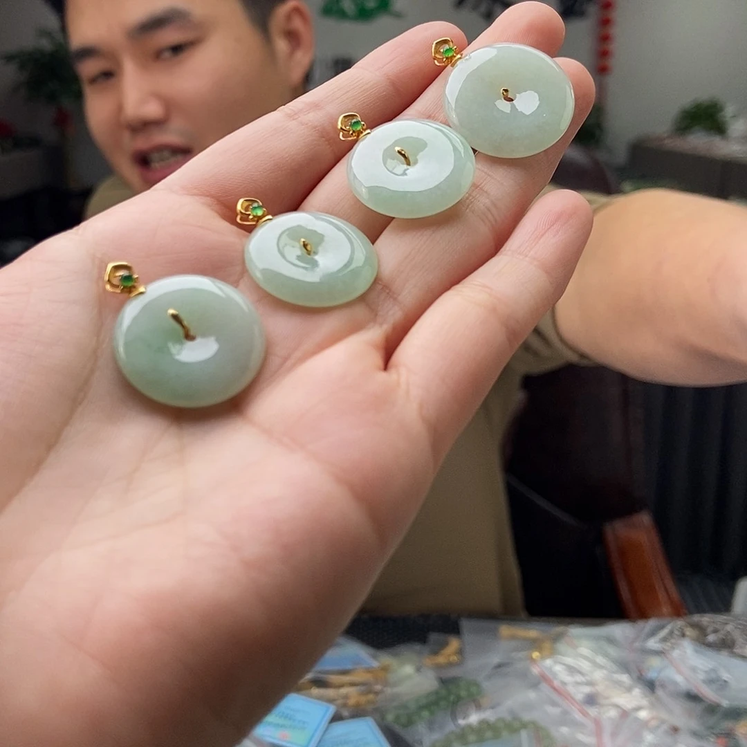 翡翠颈饰18K金镶嵌颜色多样性发拍一发一