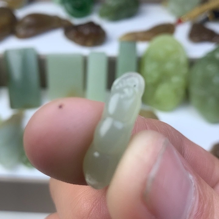 和田玉（糖玉）未镶嵌颈饰