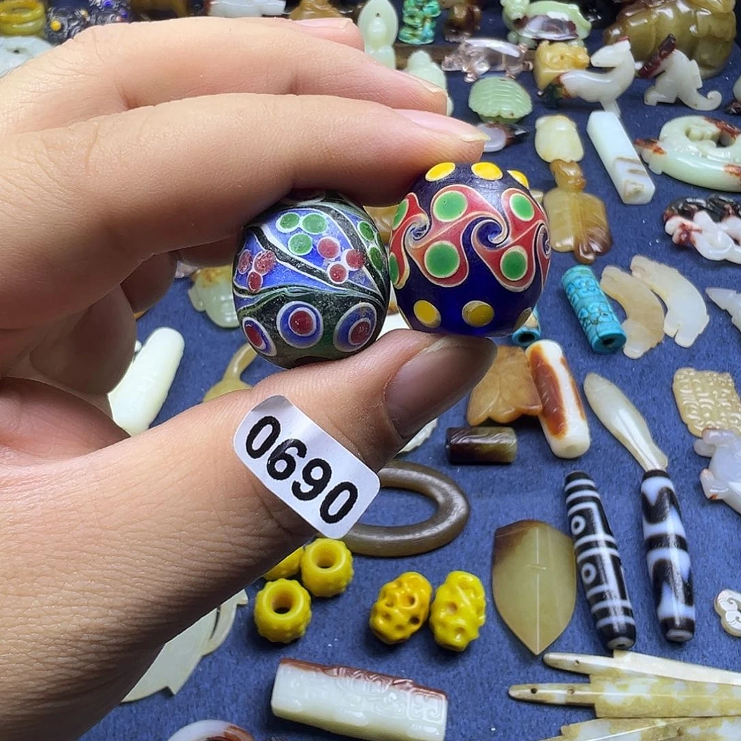 自***人和田玉（糖玉）未镶嵌颈饰