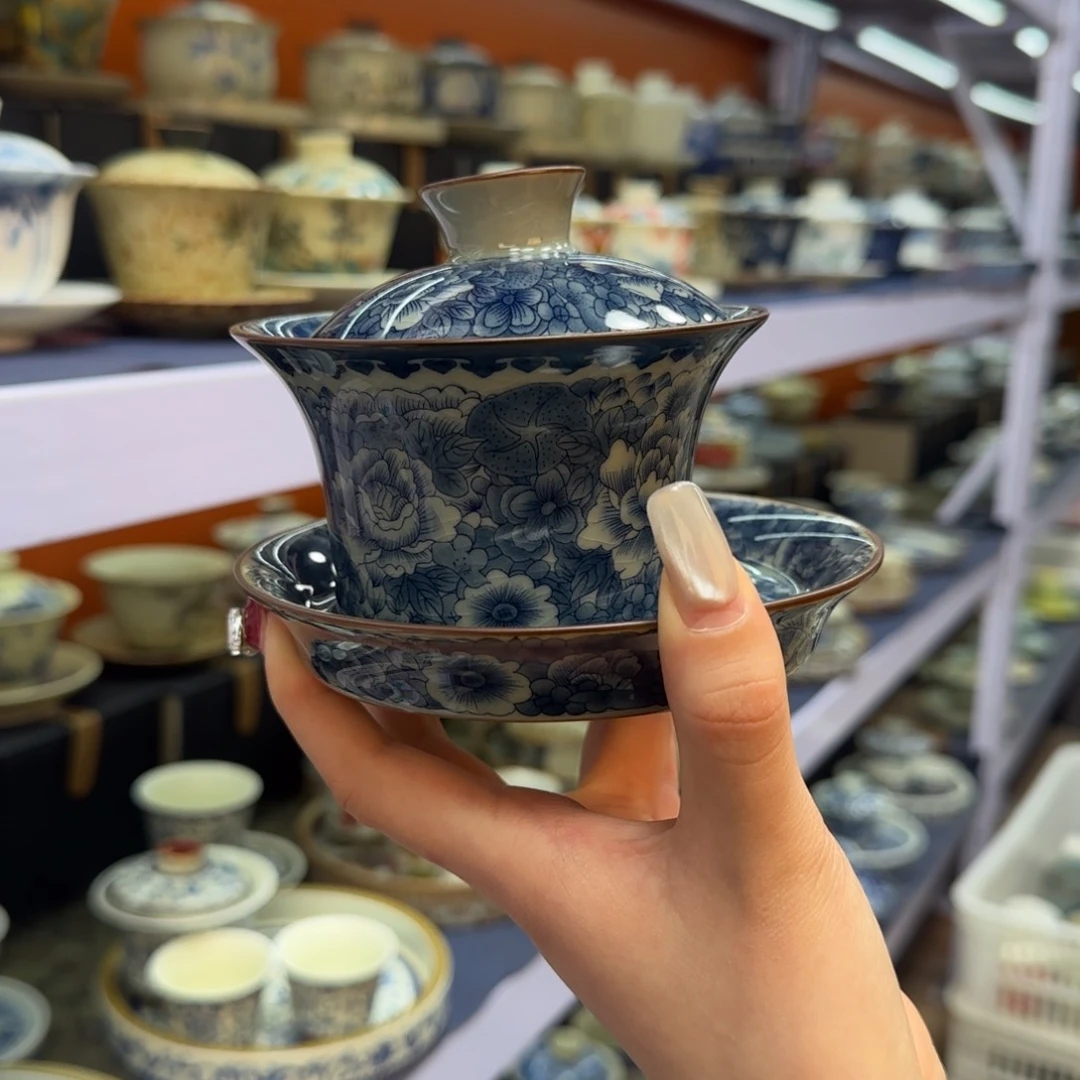 在外面吃饭呢你在哪