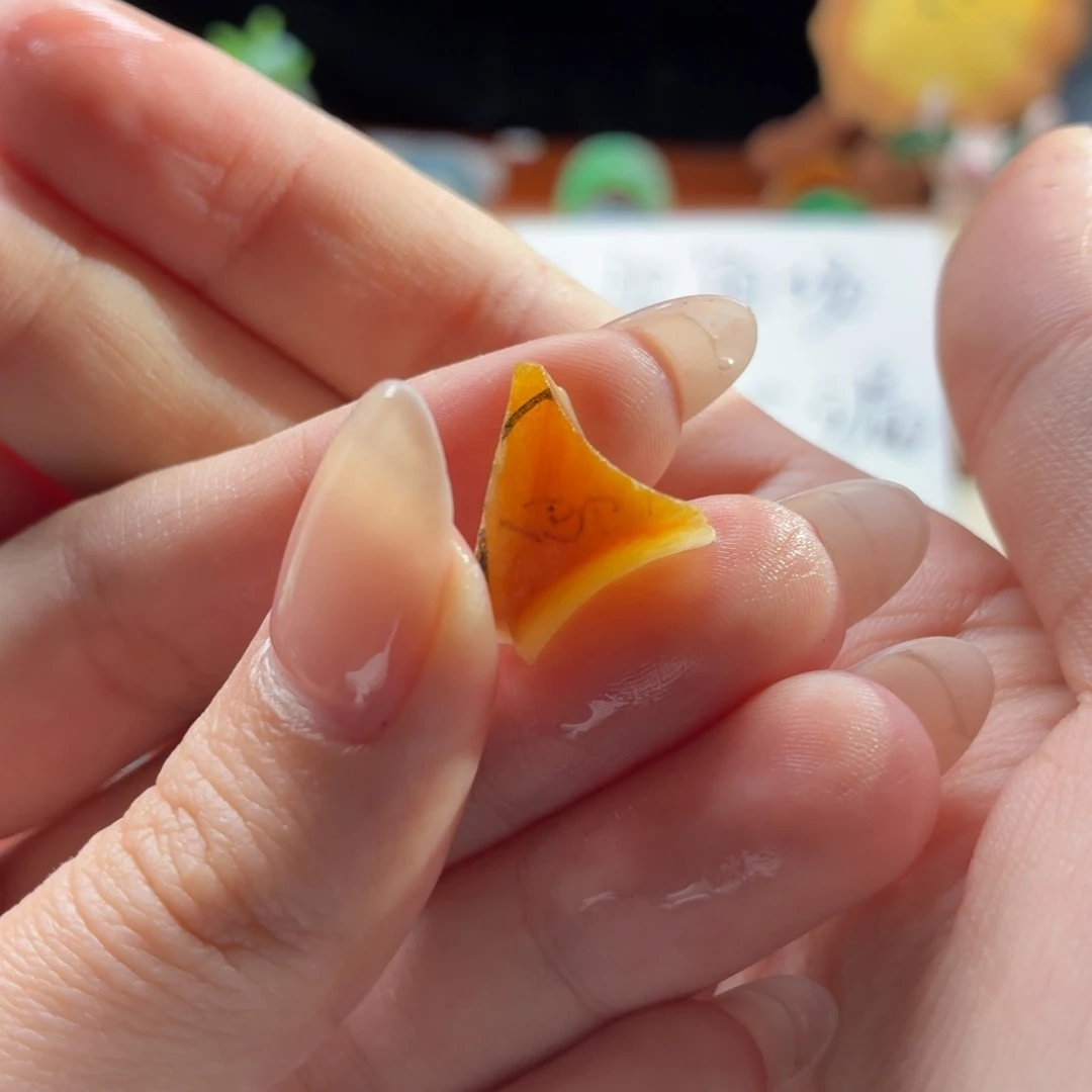 未镶嵌定制翡翠鸡油黄 推荐切割珠子