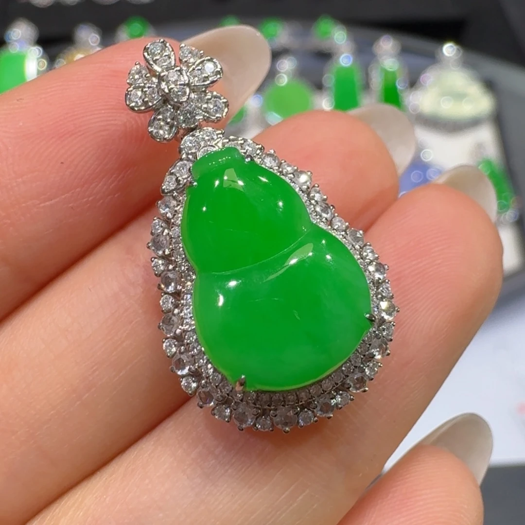 翡翠18K金镶嵌颈饰收到货48小时鉴赏期