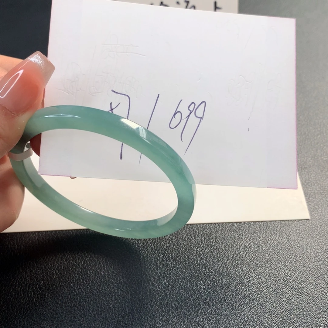 翡翠未镶嵌手镯手镯