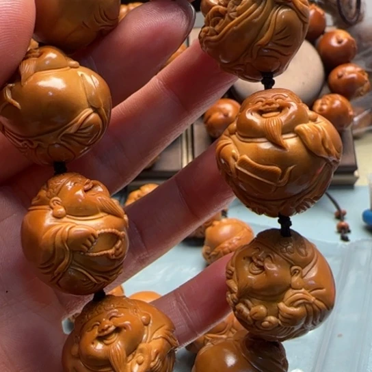 橄榄核手串雕刻工艺