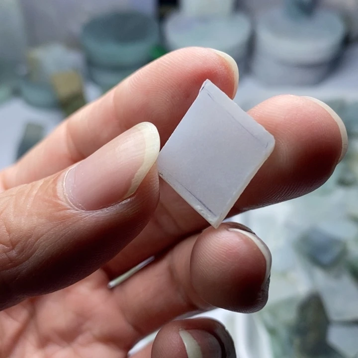 翡翠未镶嵌颈饰翡翠未镶嵌颈饰