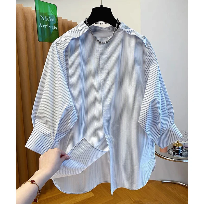 浅蓝色条纹衬衫女2025新款宽松百搭圆领松弛感套头中袖五分袖上衣