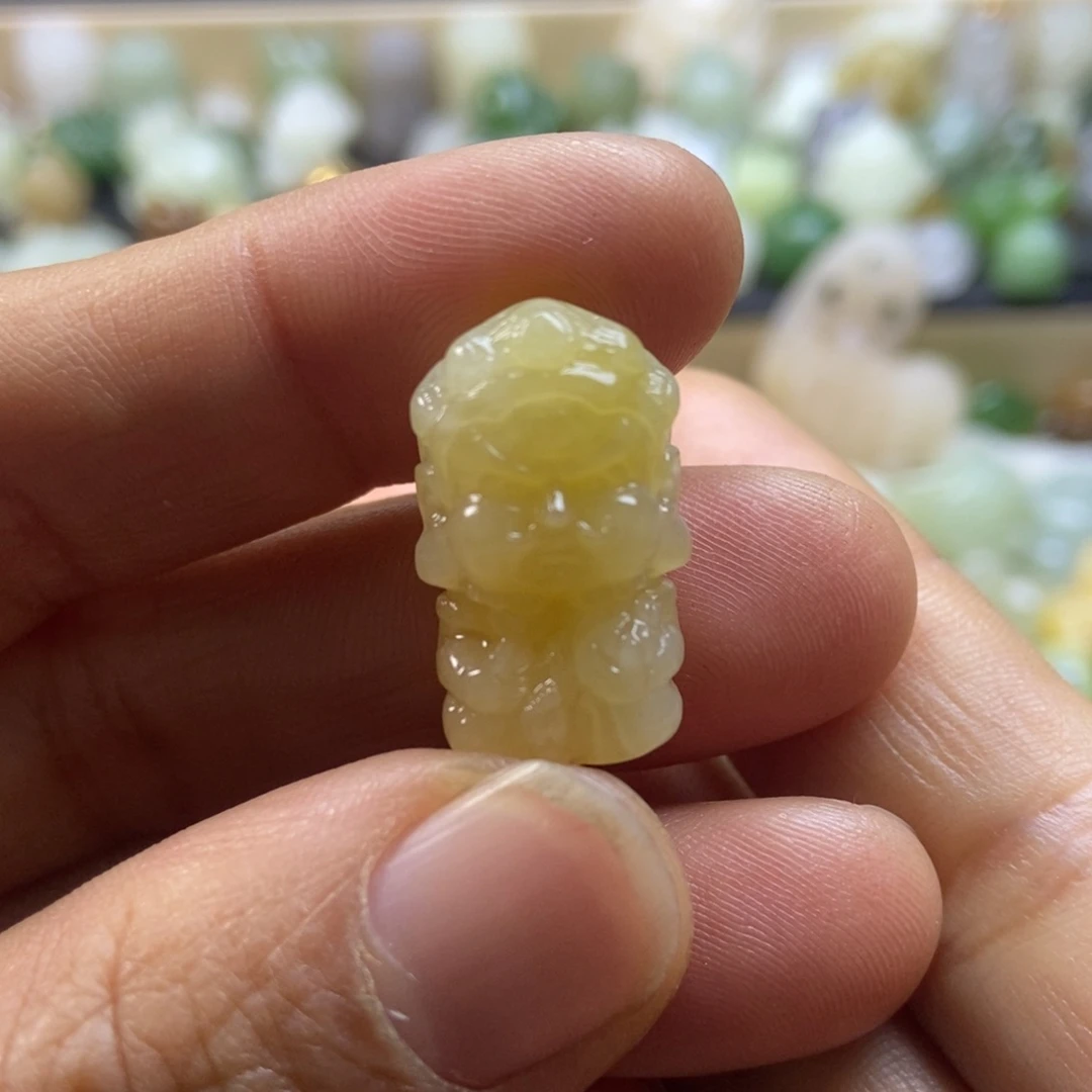 和田玉颈饰未镶嵌定制