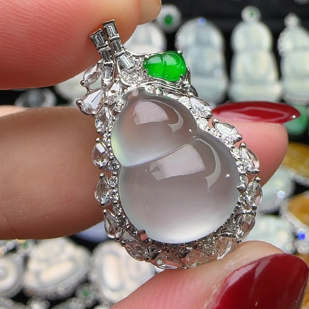 翡翠18K金镶嵌颈饰天然翡翠