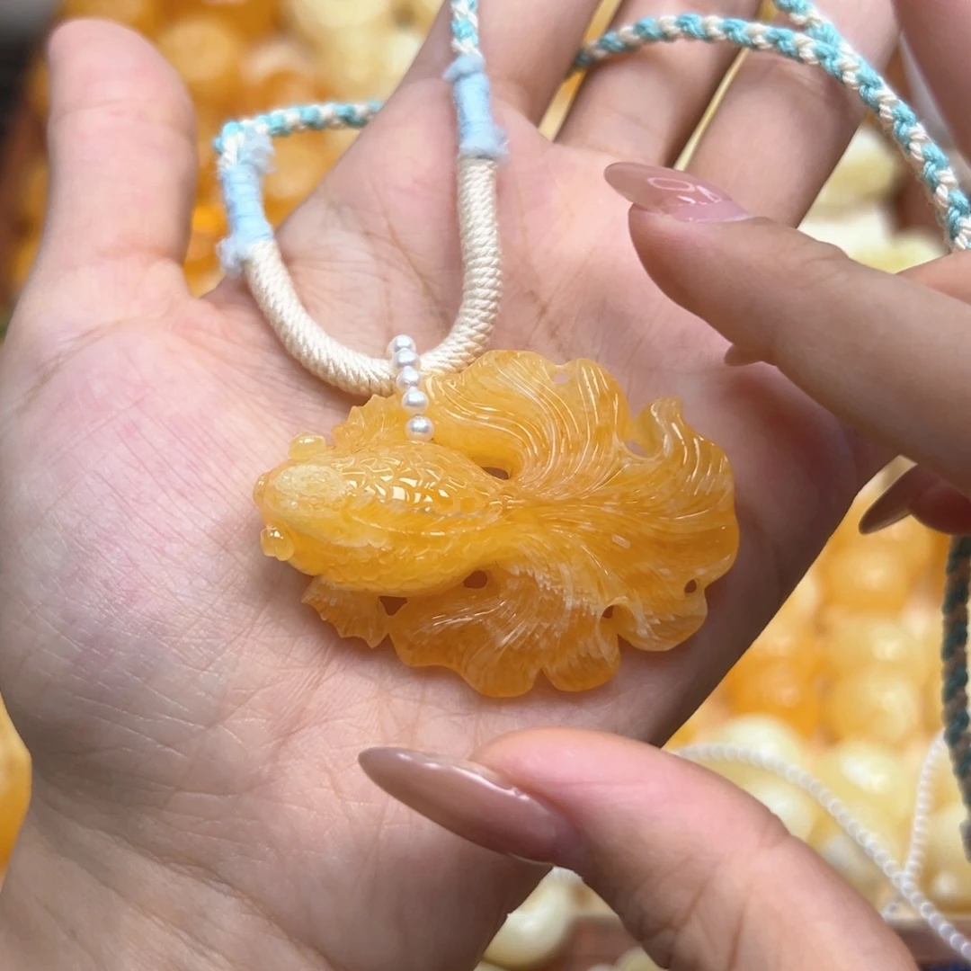 琥珀颈饰未镶嵌蜜蜡