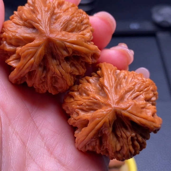 三***柏吊坠文玩核桃玉龙三棱40