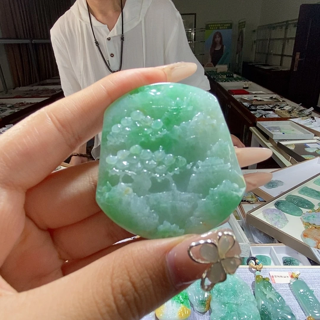 翡翠未镶嵌颈饰翡翠