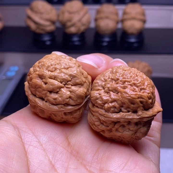 文玩核桃把件凤眼舍利54