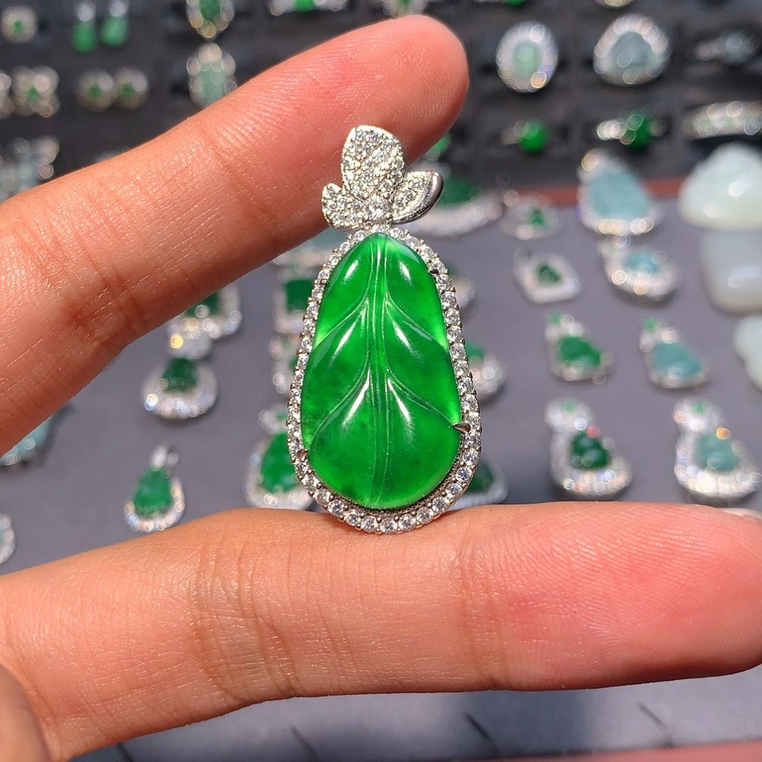 翡翠未镶嵌吊坠(不含链)