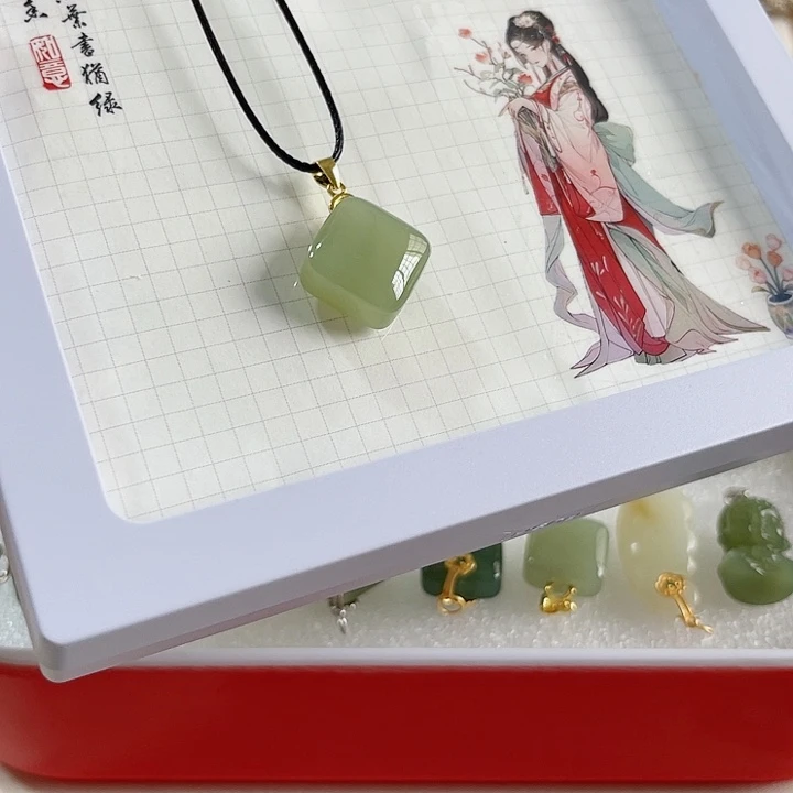 颈饰未镶嵌和田玉