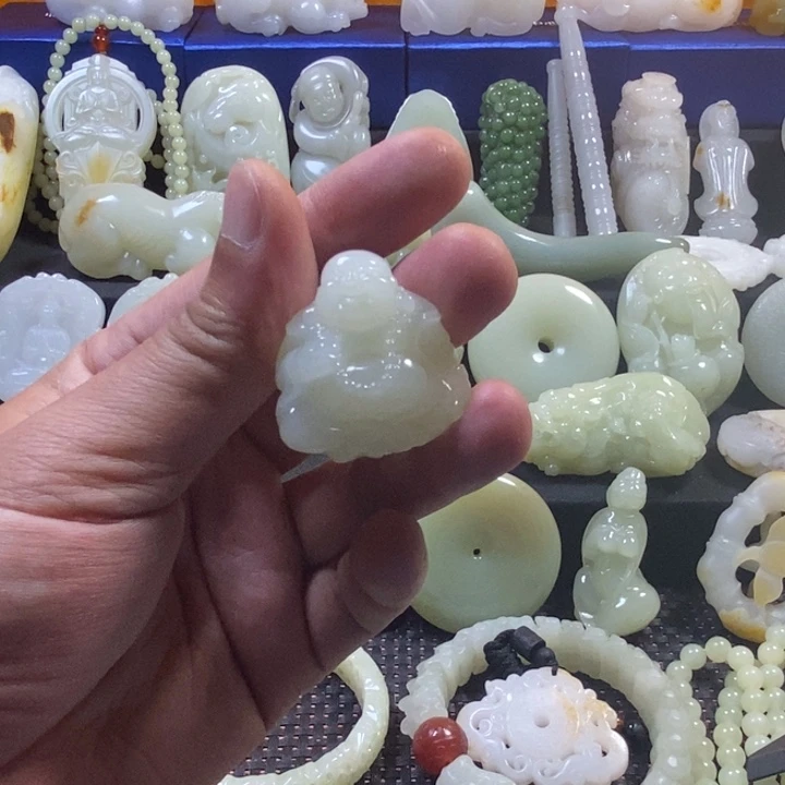 和田玉未镶嵌颈饰