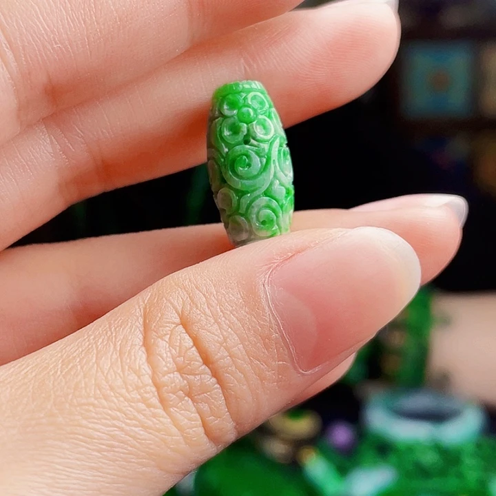 翡翠未镶嵌颈饰多样性