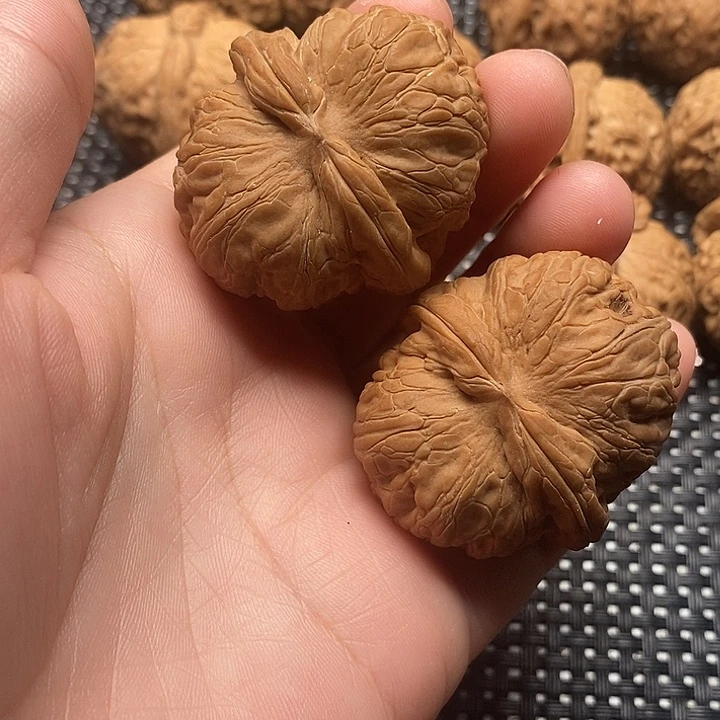 有***饼文玩核桃吊坠核桃